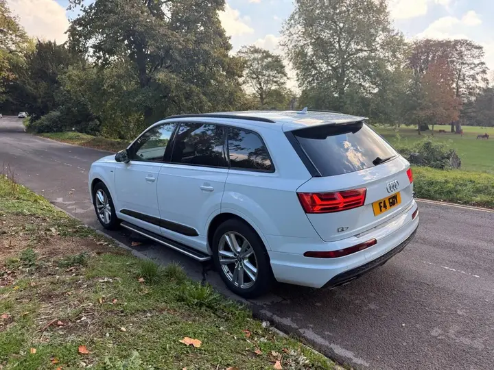 Audi Q7 2017 photo 3