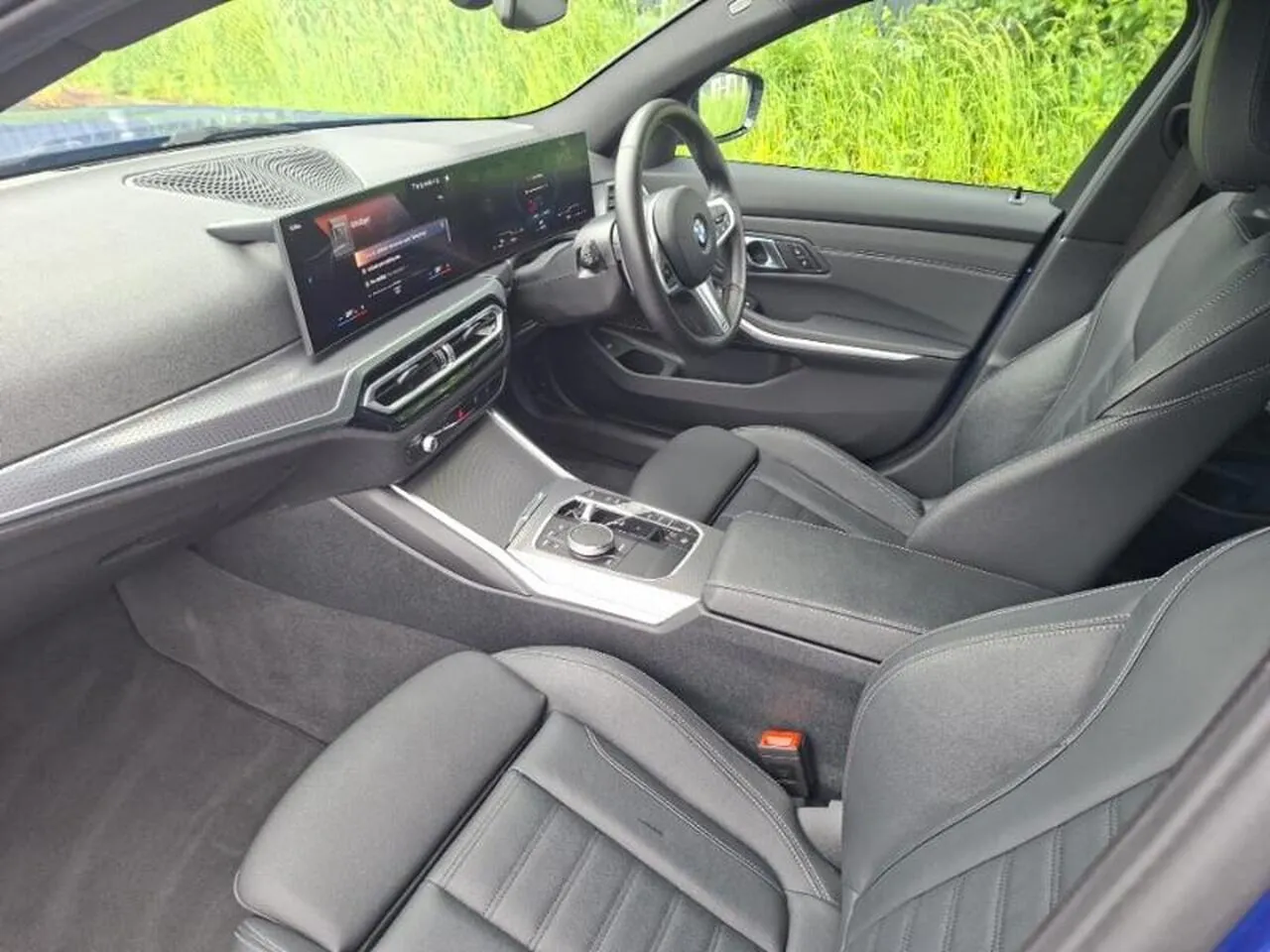 BMW 3 Series 2024 photo 5