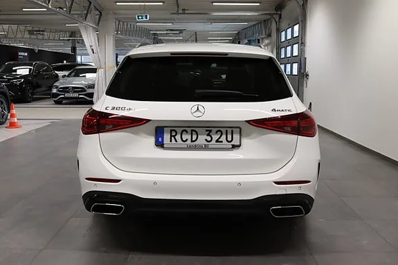 Mercedes-Benz C300 2025 photo 5