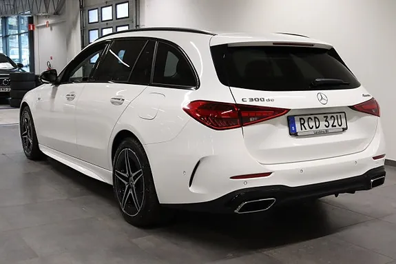 Mercedes-Benz C300 2025 photo 4