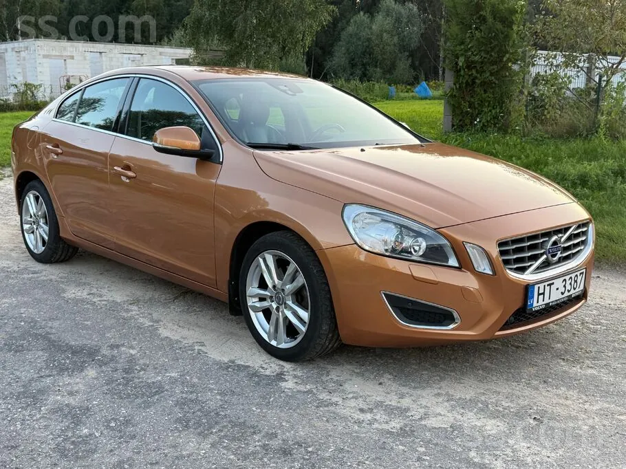 Volvo S60 2011 photo 2