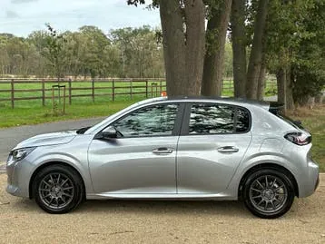 Peugeot 208 2020 photo 3