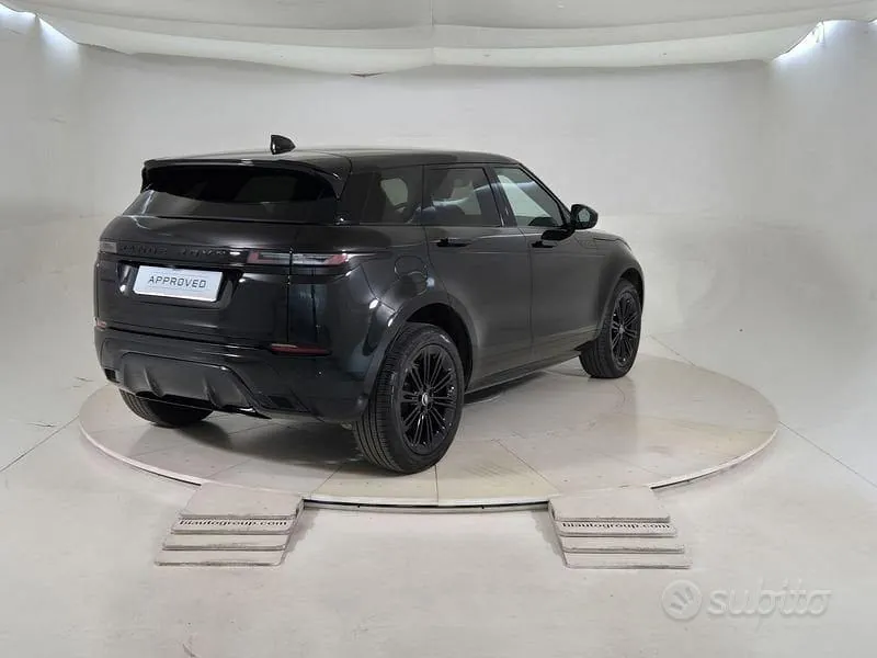 Land Rover Range Rover Evoque 2024 photo 2