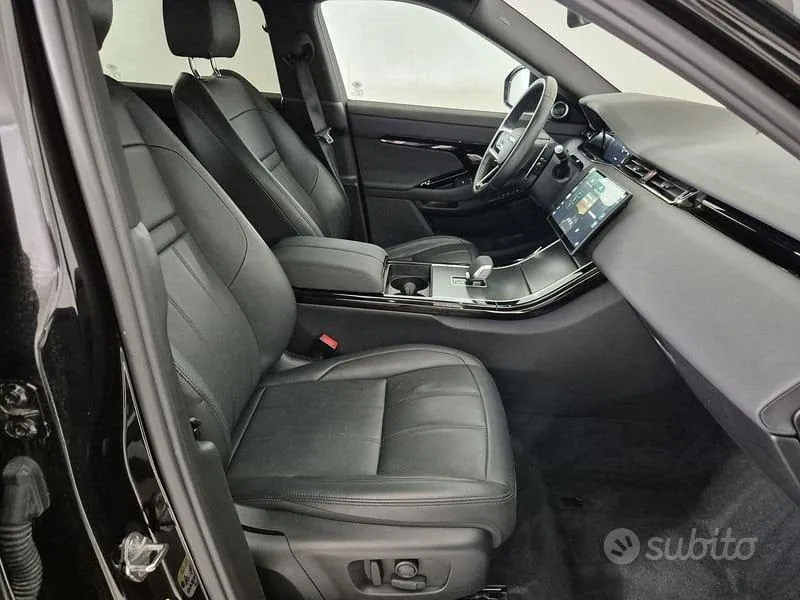Land Rover Range Rover Evoque 2024 photo 3