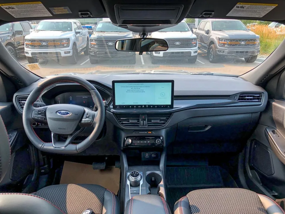 Ford Escape 2025 photo 2