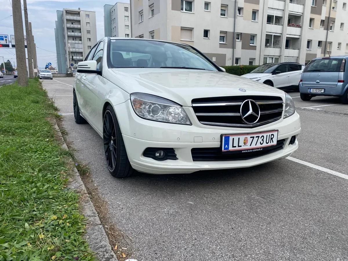 Mercedes-Benz C-Class 2008 photo 2