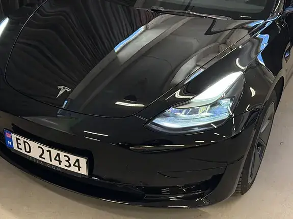 Tesla Model 3 2021 photo 2