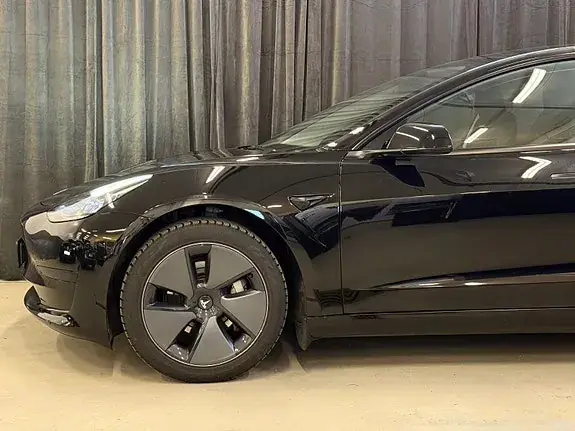 Tesla Model 3 2021 photo 3