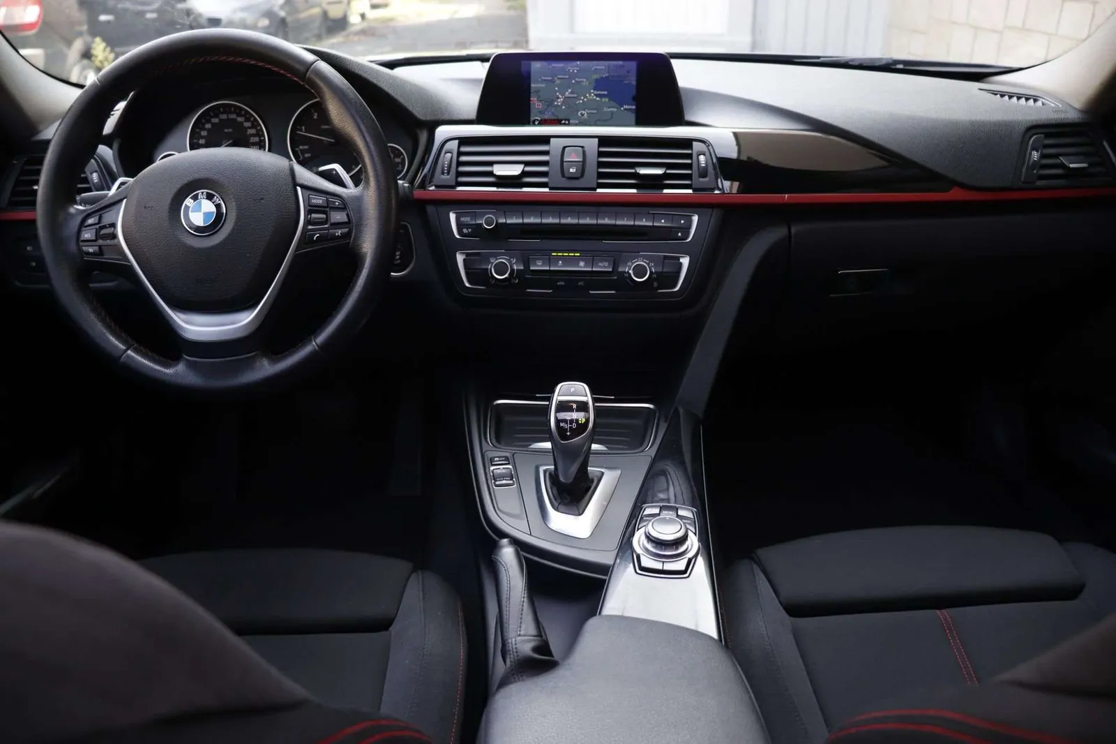 BMW 320D 2013 photo 2