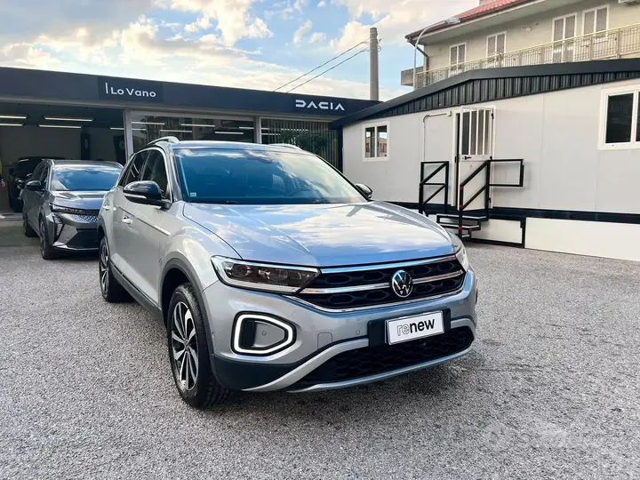 Volkswagen T-Roc 2023 photo 3