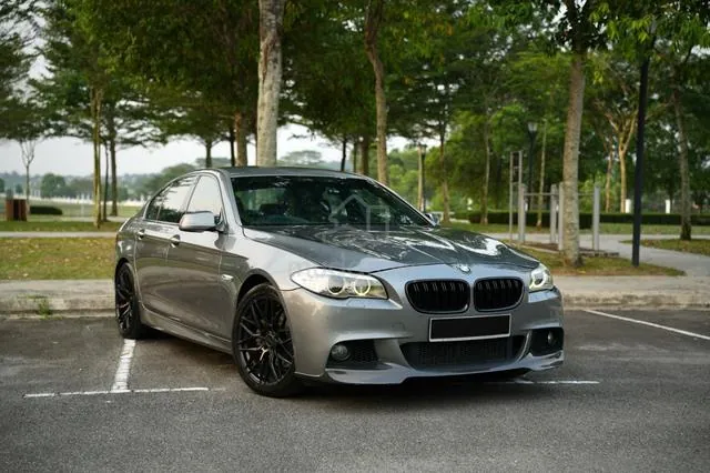 BMW 523I