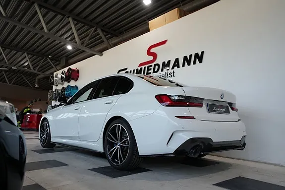 BMW 330I 2019 photo 3