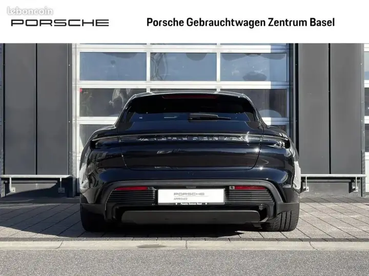 Porsche Taycan 2023 photo 3