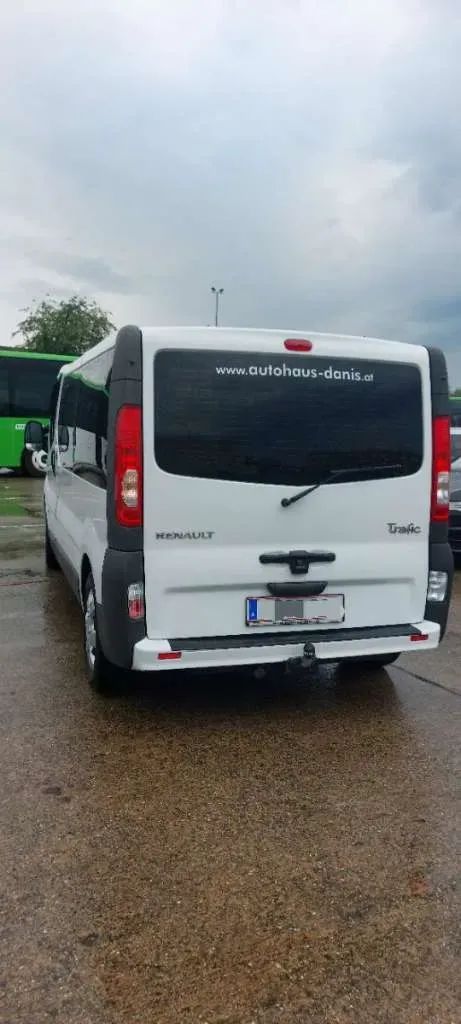Renault Trafic 2013 photo 2