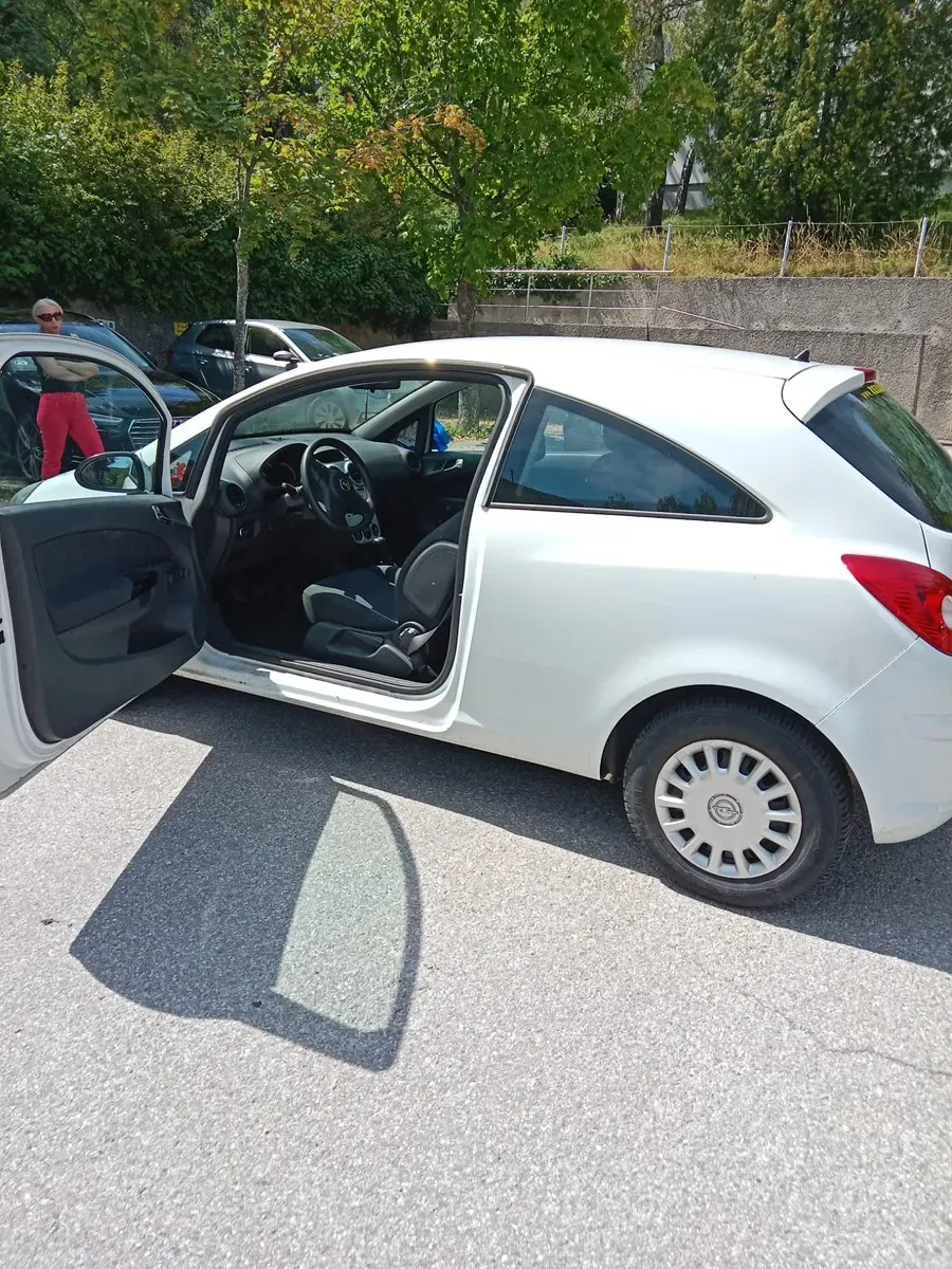 Opel Corsa 2014 photo 2