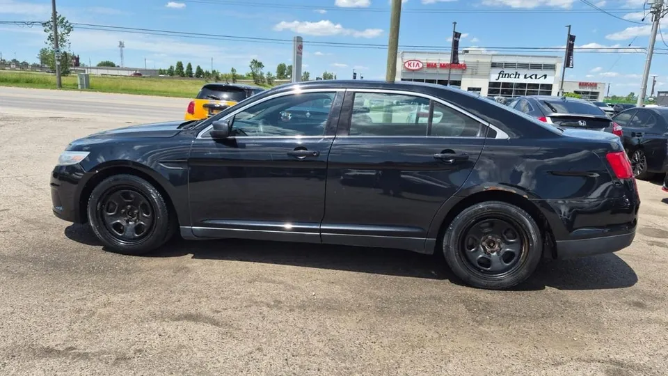 Ford Police Interceptor Utility 2014 photo 2
