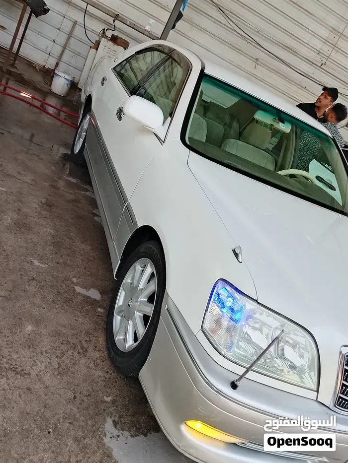 Toyota Crown 2002 photo 3