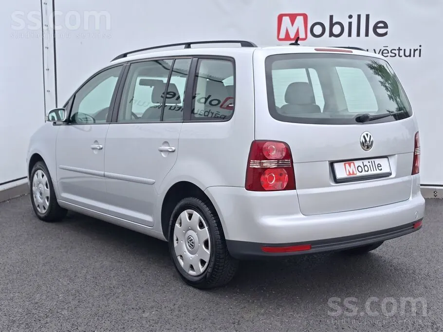 Volkswagen Touran 2009 photo 4