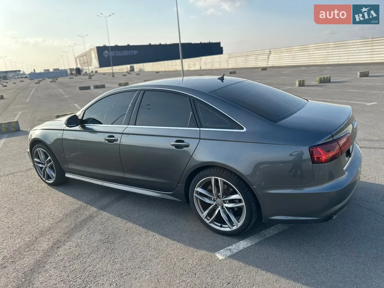 Audi A6 2015 photo 2