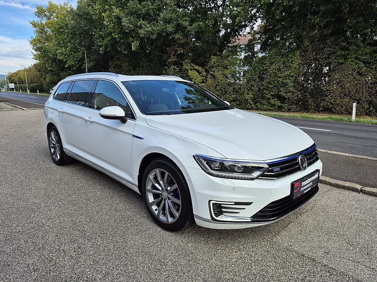 Volkswagen Passat 2017 photo 2