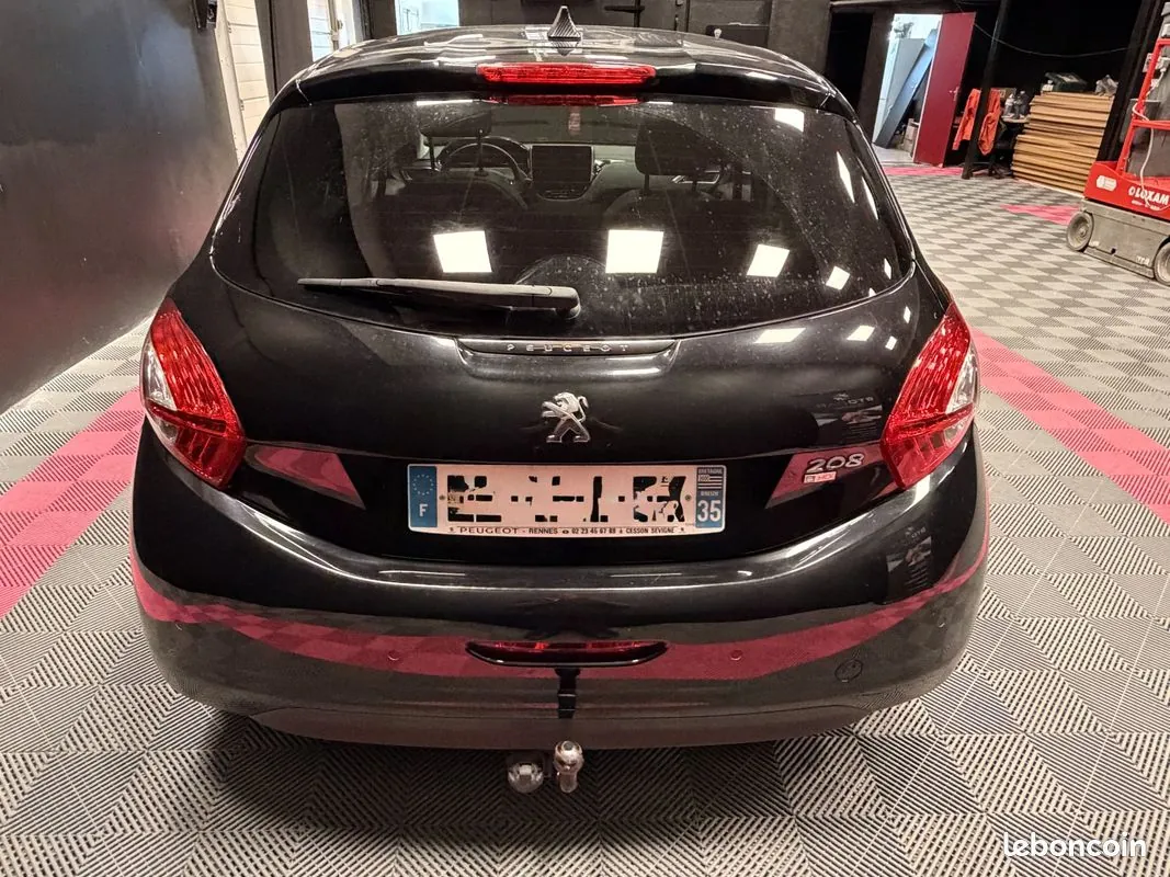 Peugeot 208 2014 photo 4