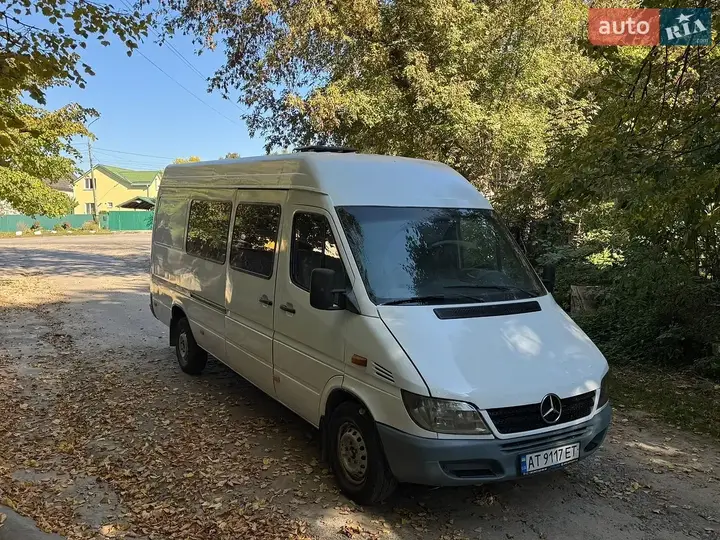 Mercedes-Benz Sprinter 2004 photo 2