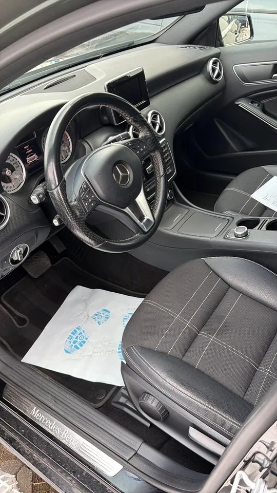 Mercedes-Benz A 220