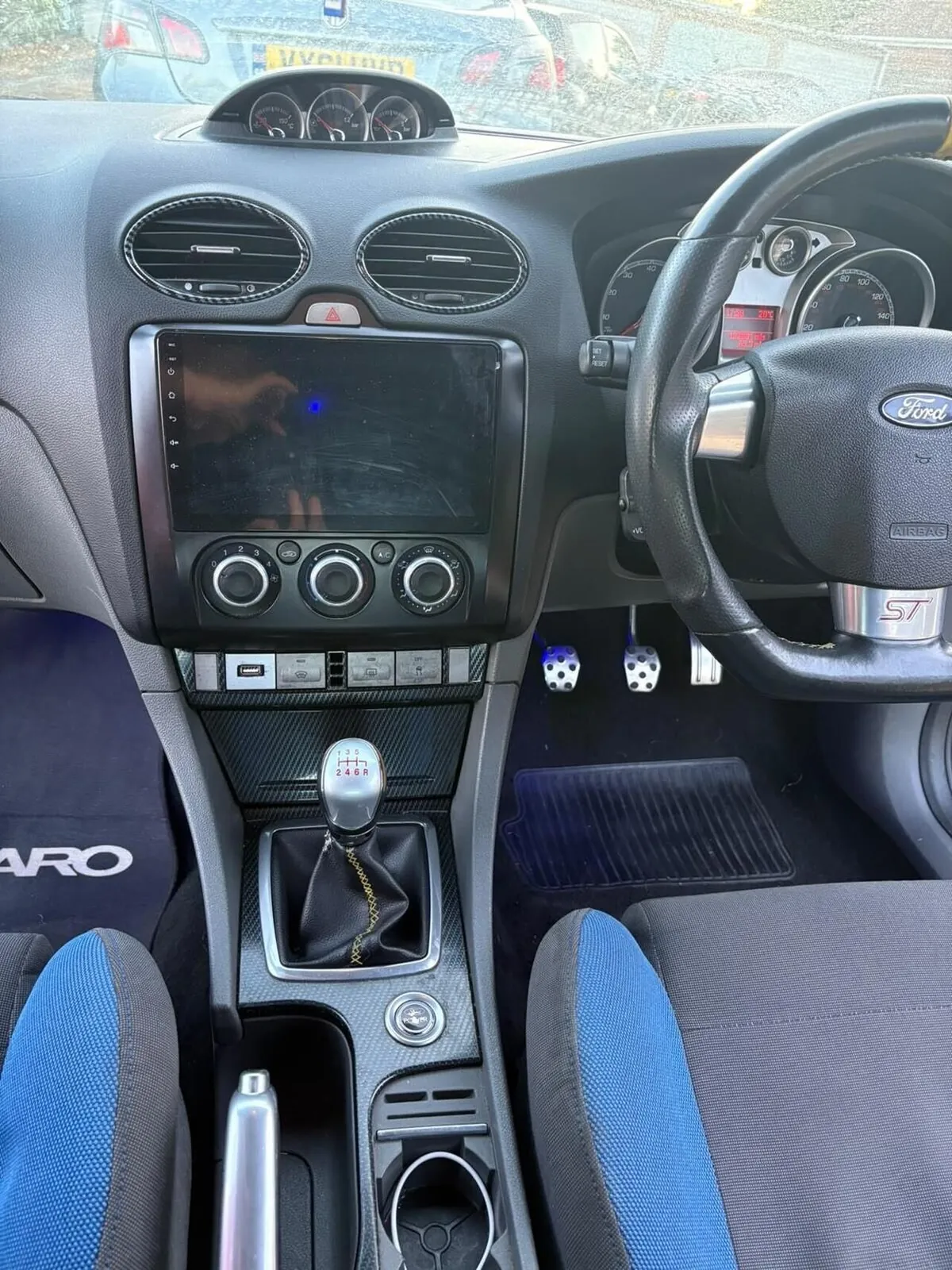 Ford Focus 2010 photo 2