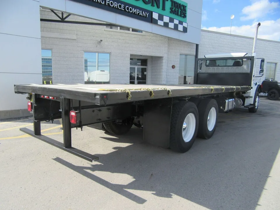 Freightliner M2106 2019 photo 3