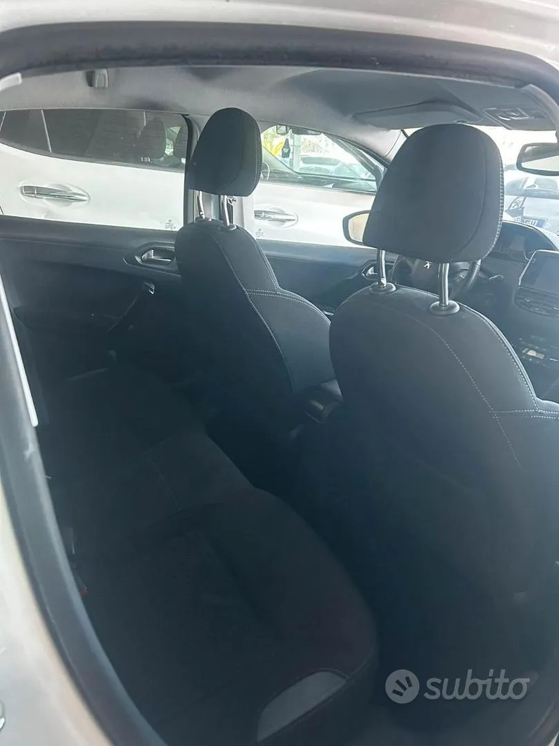 Peugeot 208 2013 photo 5
