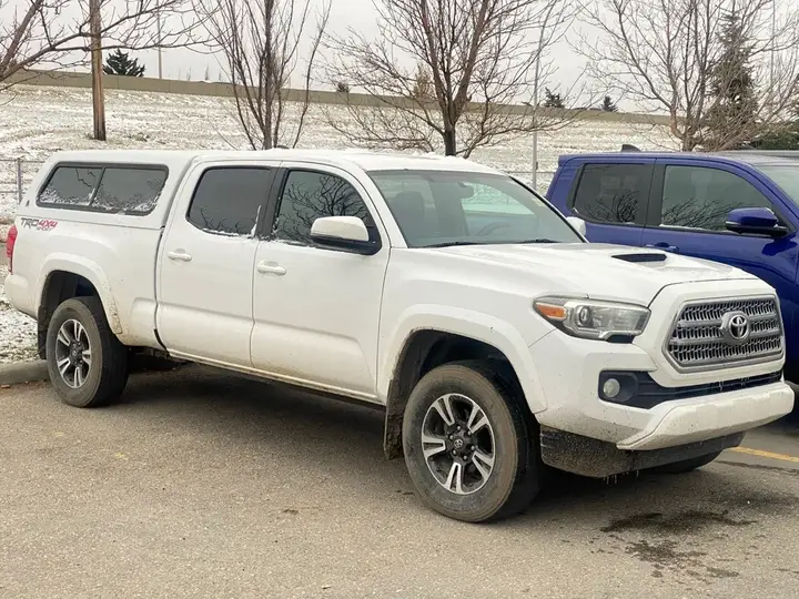 Toyota Tacoma 2016 photo 2
