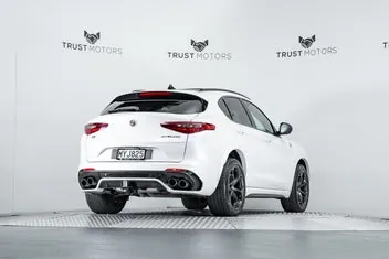 Alfa Romeo Stelvio 2020 photo 4