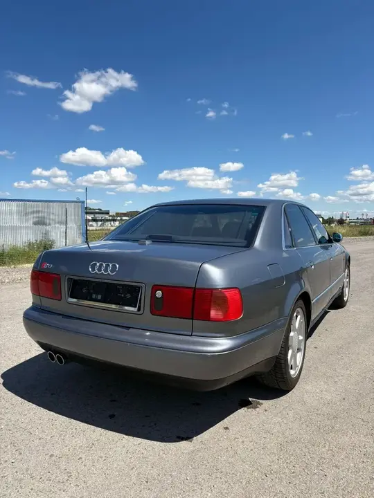 Audi A8 1998 photo 3