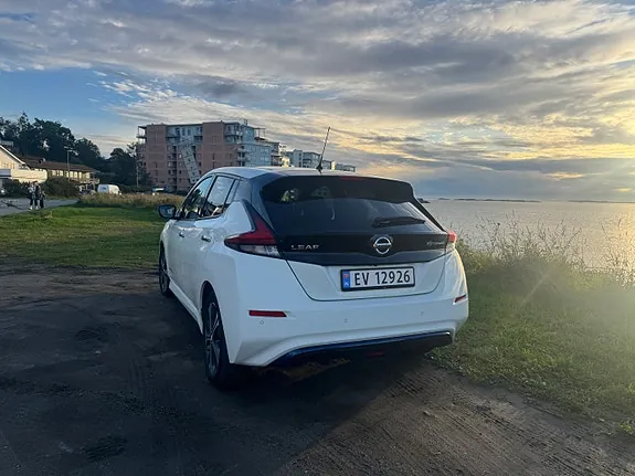 Nissan Leaf 2018 photo 2