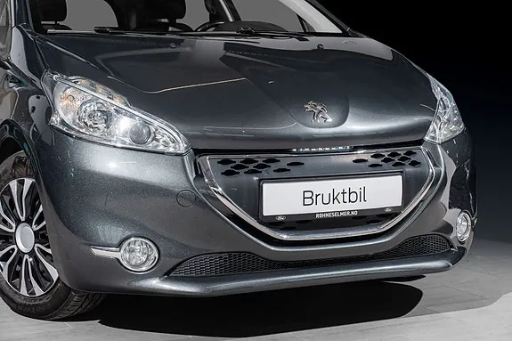 Peugeot 208 2012 photo 3