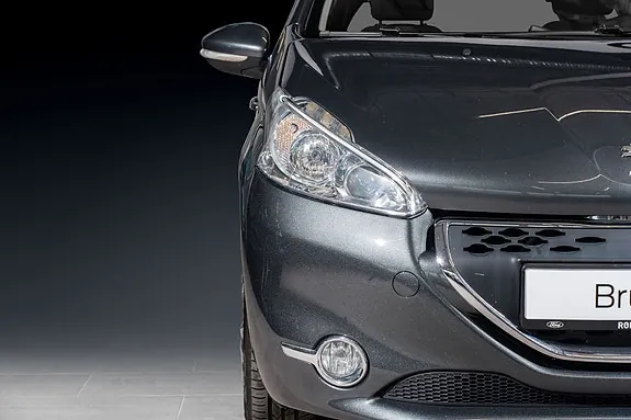 Peugeot 208 2012 photo 4