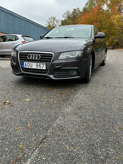 Audi A4 2009 photo 2