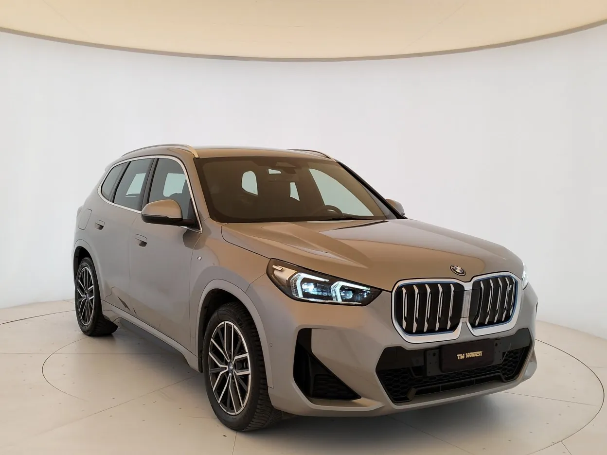 BMW Ix1