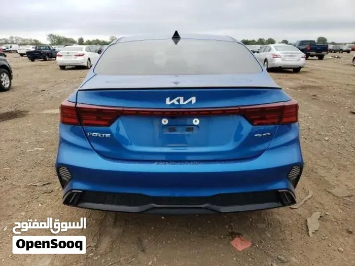 Kia Forte 2022 photo 2