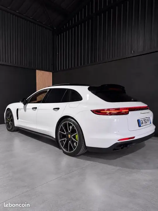 Porsche Panamera 2019 photo 2