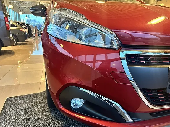 Peugeot 208 2017 photo 3