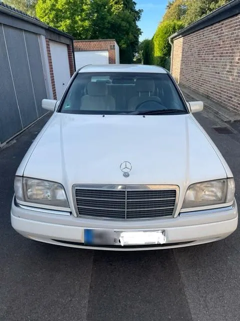 Mercedes-Benz C180 Elegance