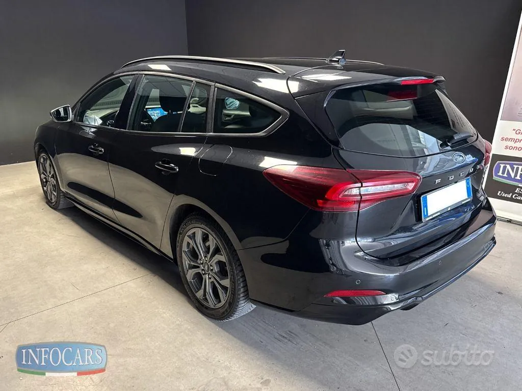 Ford Focus 2023 photo 2