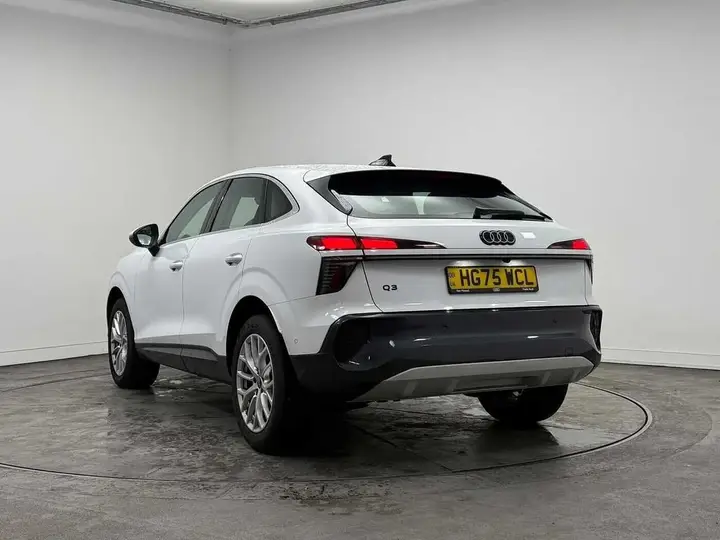 Audi Q3 2026 photo 4