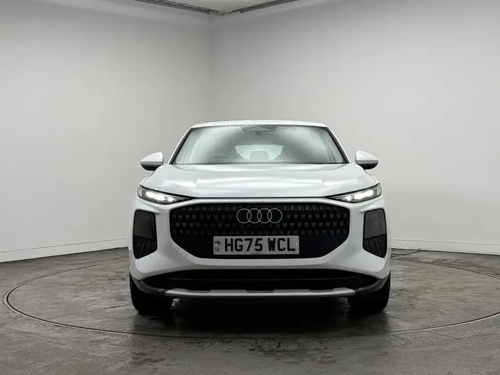 Audi Q3 2026 photo 2