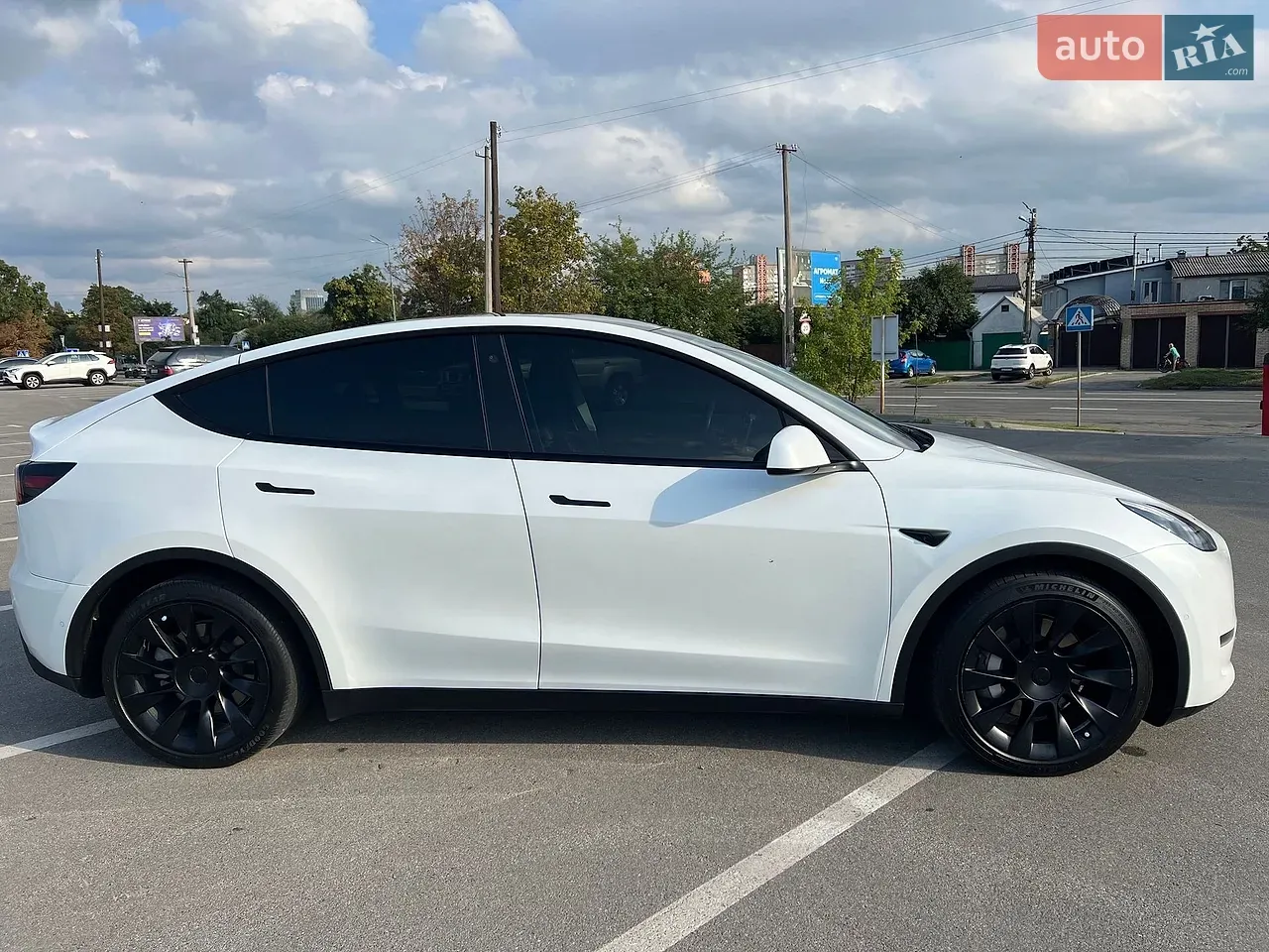 Tesla Model Y 2021 photo 2