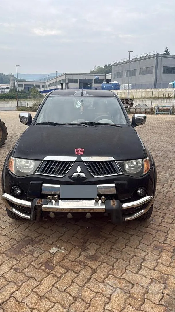 Mitsubishi L200 2008 photo 2