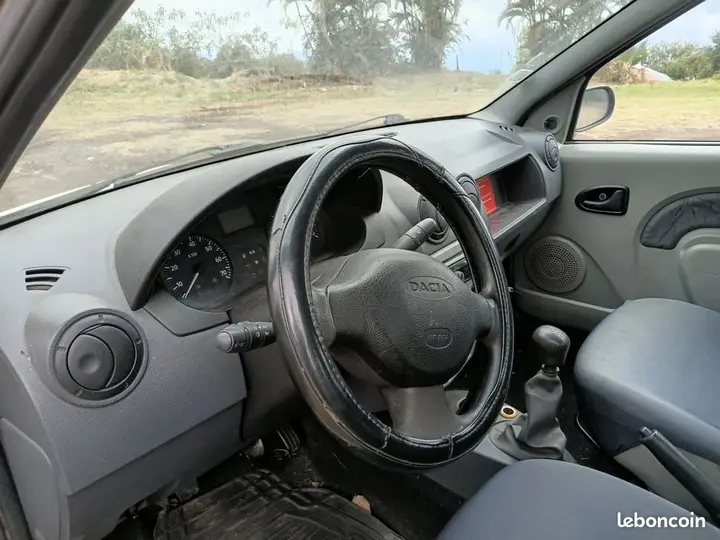 Dacia Logan 2007 photo 3