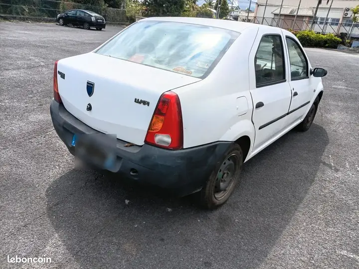 Dacia Logan 2007 photo 2