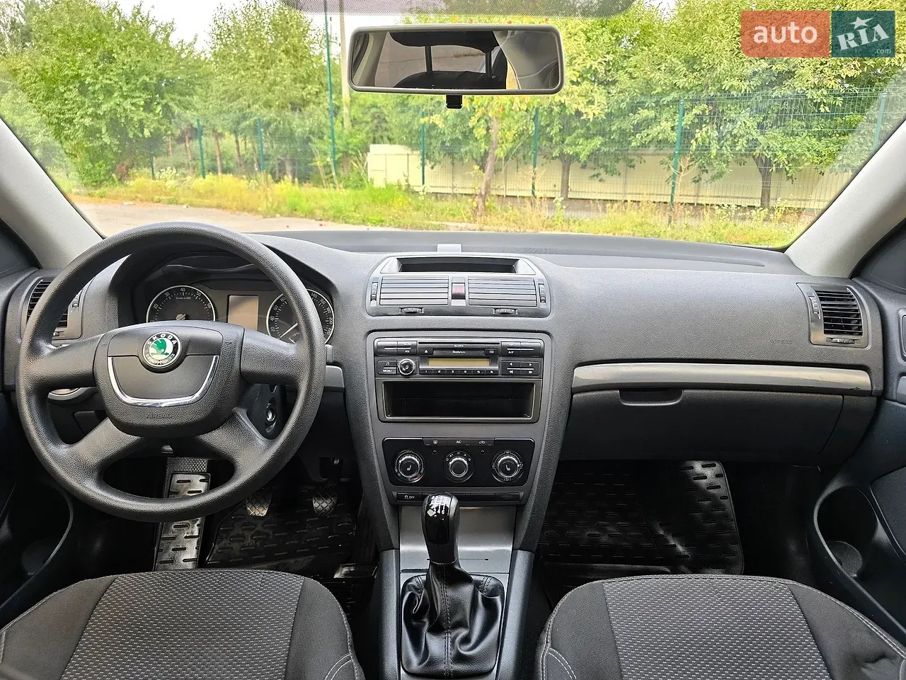 Skoda Octavia 2010 photo 2